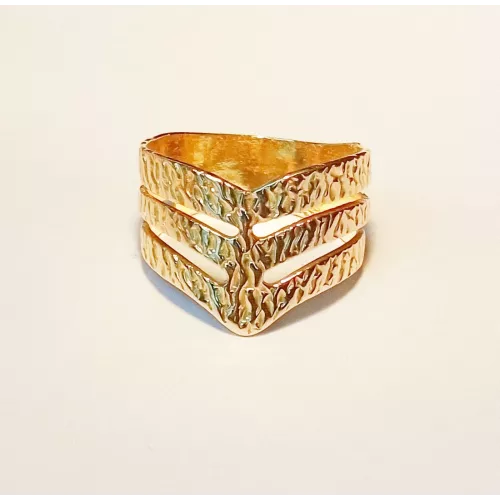 A magical Tripplet ring